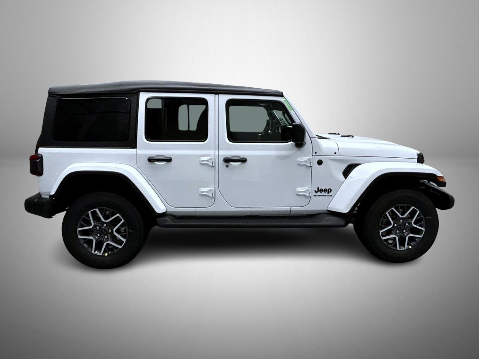 2025 Jeep Wrangler Sahara photo 4