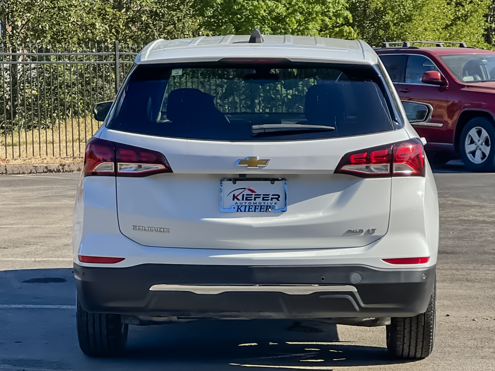2022 Chevrolet Equinox LT photo 2