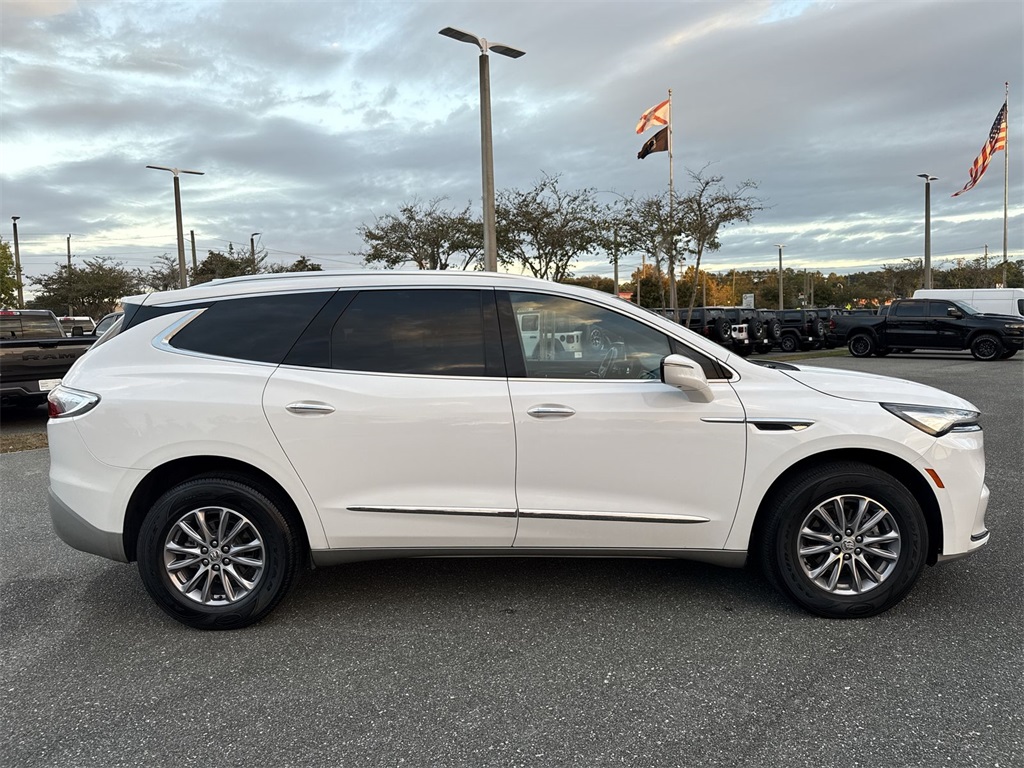2024 Buick Enclave Premium photo 2