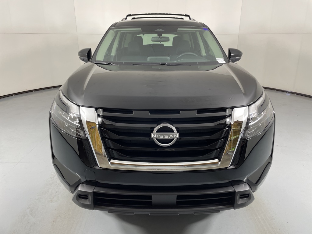 2025 Nissan Pathfinder SV photo 2