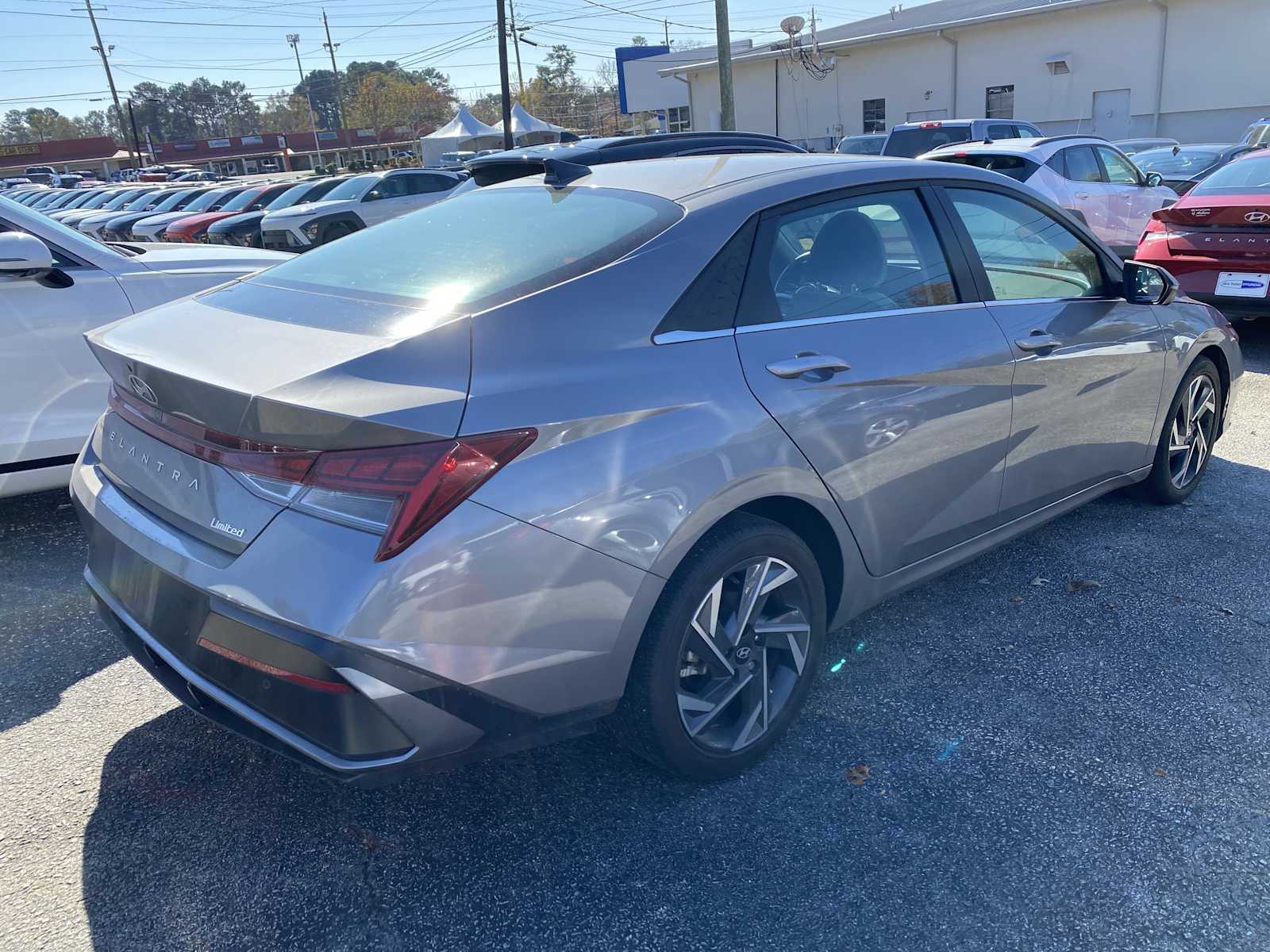 2024 Hyundai Elantra Limited photo 2