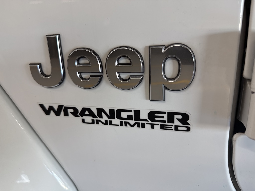2022 Jeep Wrangler Unlimited Sahara photo 15