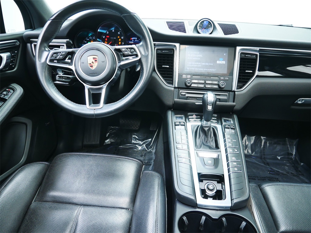 2018 Porsche Macan photo 16