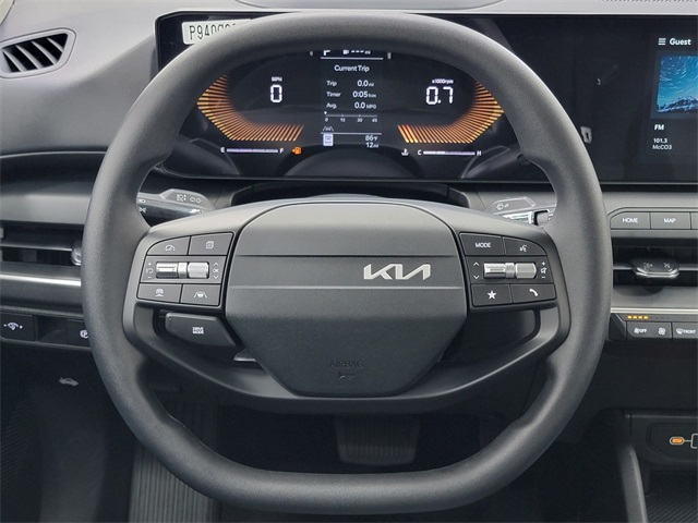 2025 Kia K4 LXS photo 25