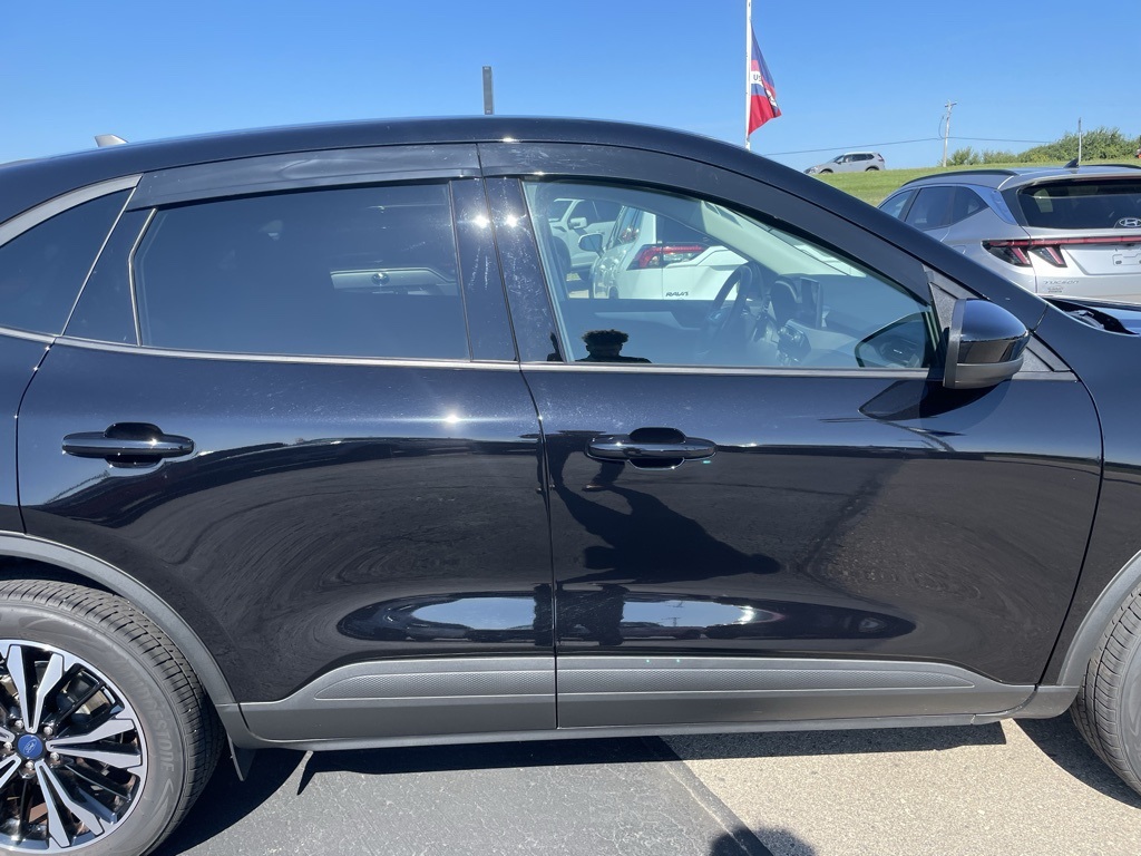 2022 Ford Escape SE photo 29