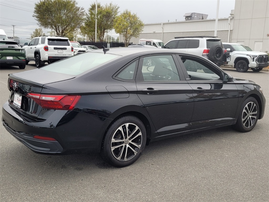 2024 Volkswagen Jetta 1.5T Sport photo 2