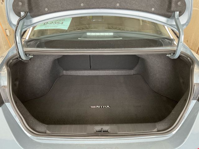 2025 Nissan Sentra SR photo 11