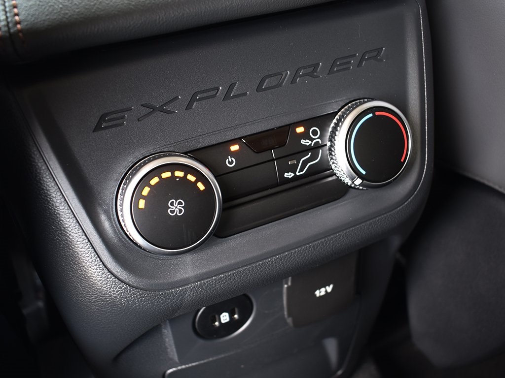 2025 Ford Explorer photo 22