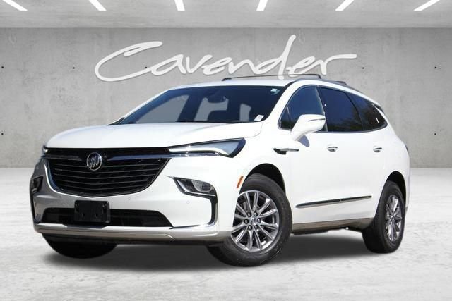 2023 Buick Enclave Essence's photo