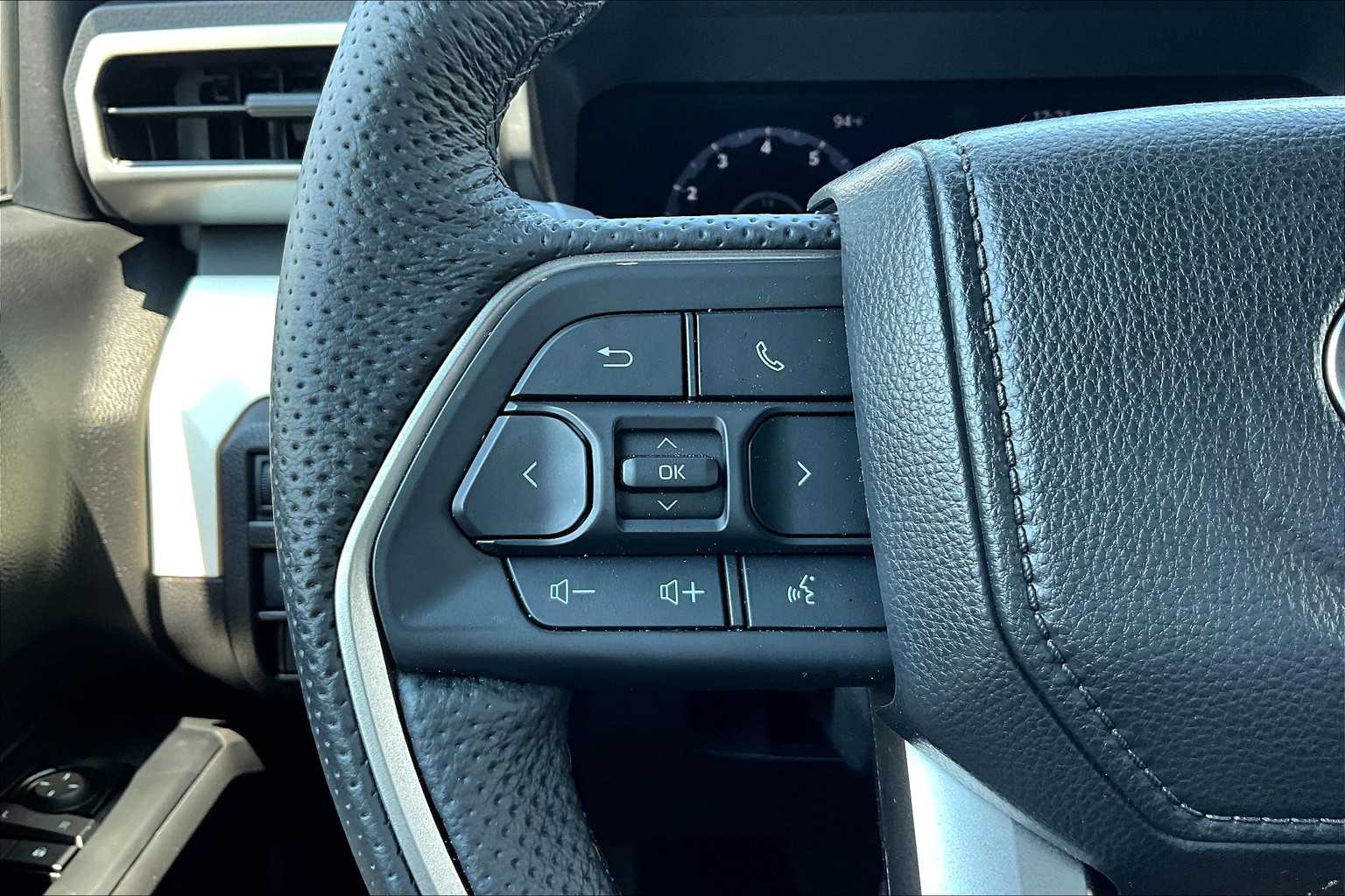 2024 Toyota Tacoma TRD photo 22