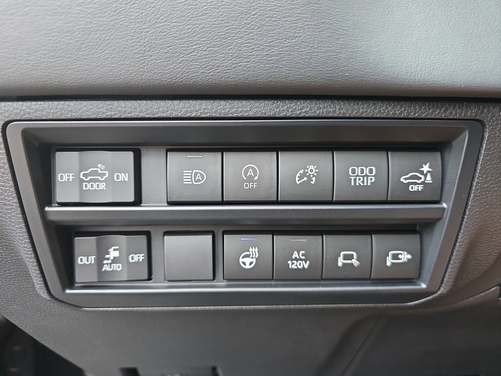 2023 Toyota Tundra Platinum CrewMax photo 24