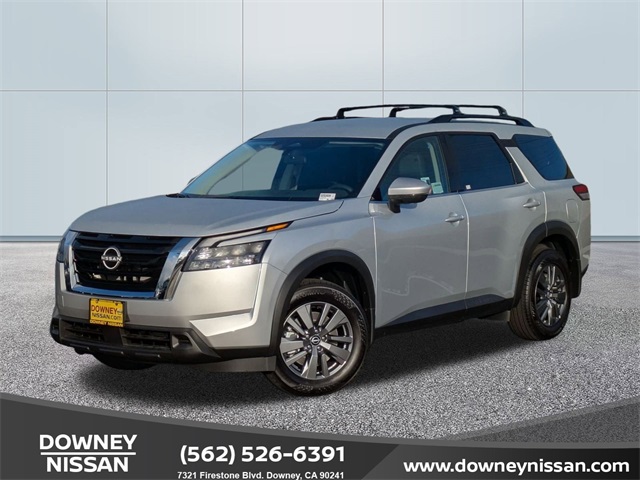 2025 Nissan Pathfinder SV's photo