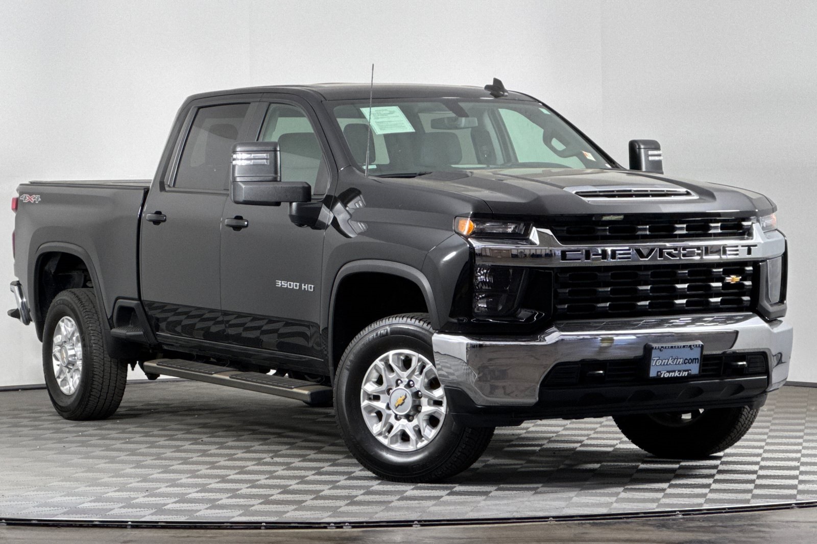 2023 Chevrolet Silverado 3500HD LT photo 2