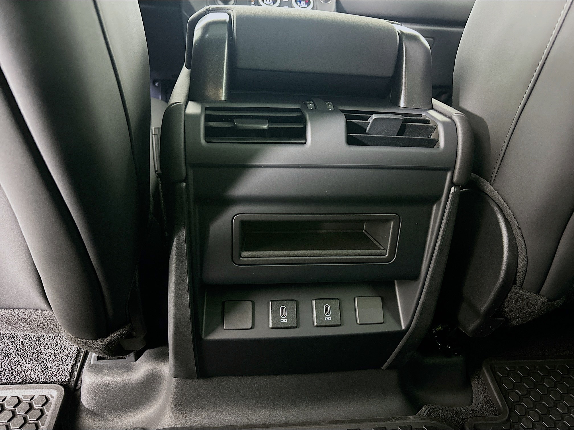 2026 Land Rover Defender 110 S photo 24