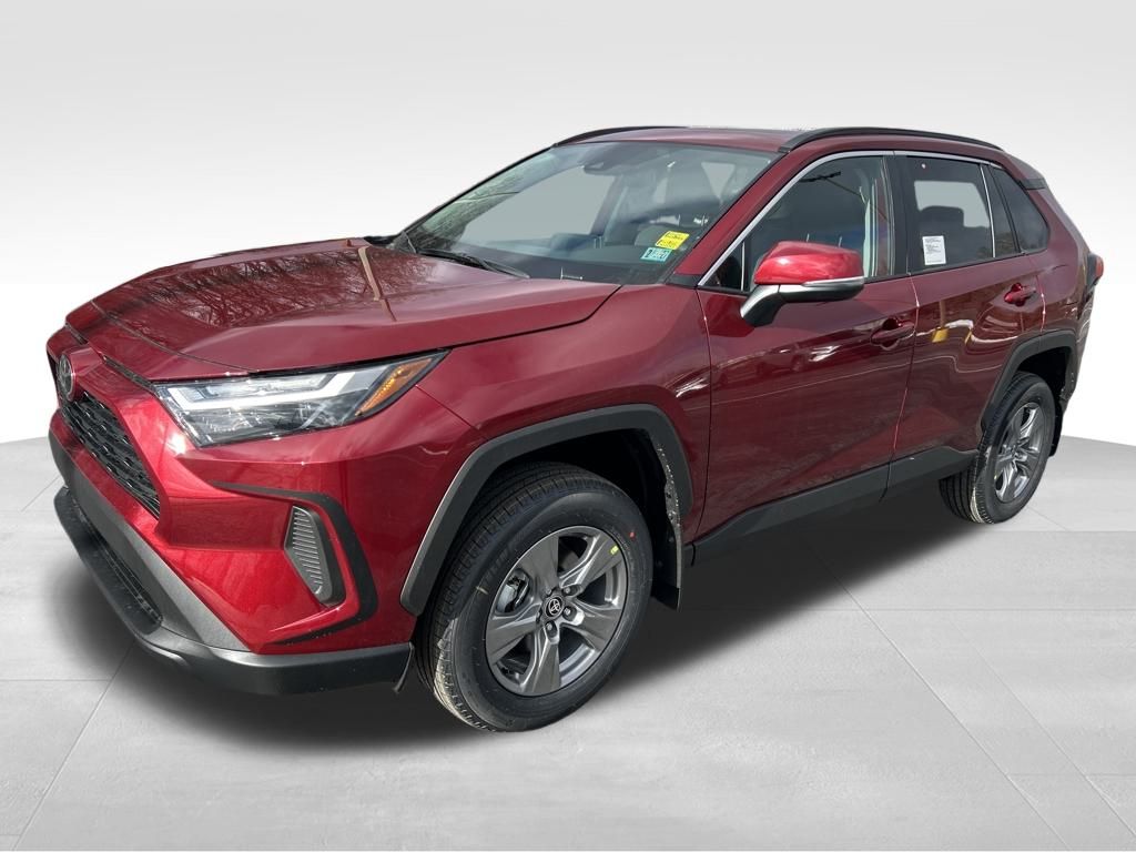 2025 Toyota RAV4 XLE's photo
