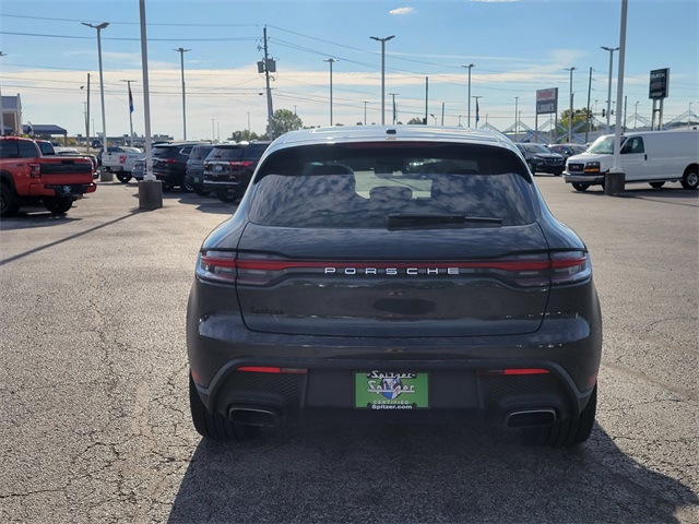 2023 Porsche Macan T photo 4