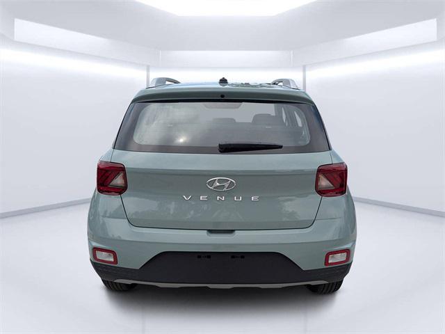 2025 Hyundai Venue Limited photo 4