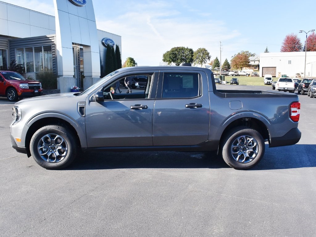 2025 Ford Maverick XLT photo 2