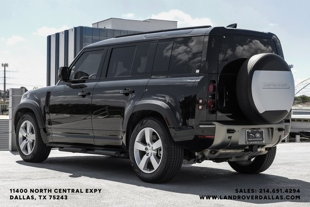 2025 Land Rover Defender 110 X-Dynamic SE photo 9
