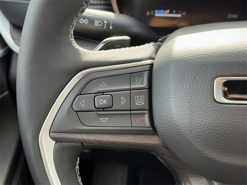 2025 Jeep Grand Cherokee Limited photo 19