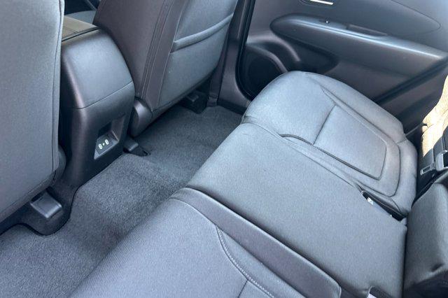 2025 Hyundai Tucson SE photo 12
