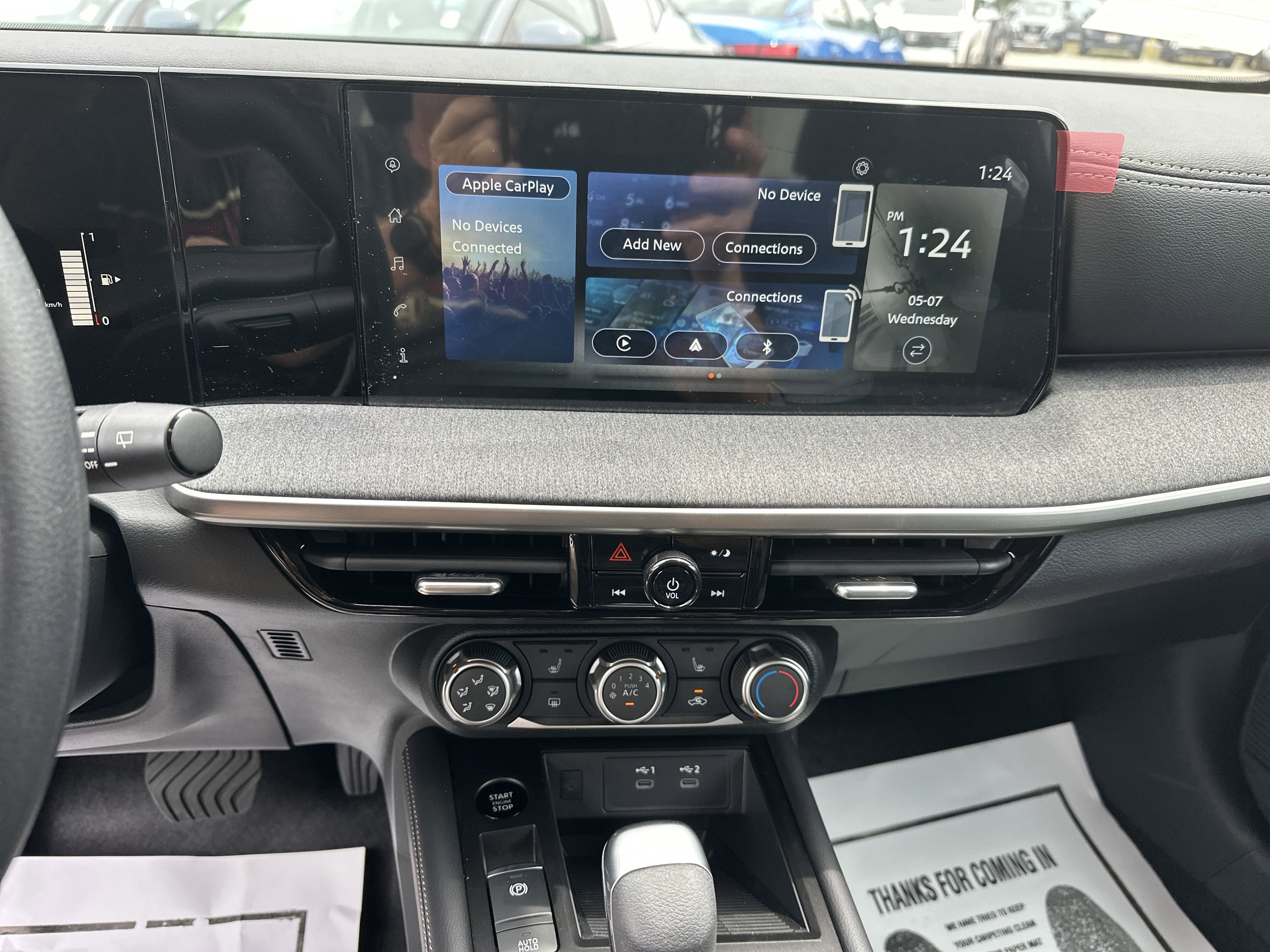 2025 Nissan Kicks SV photo 15