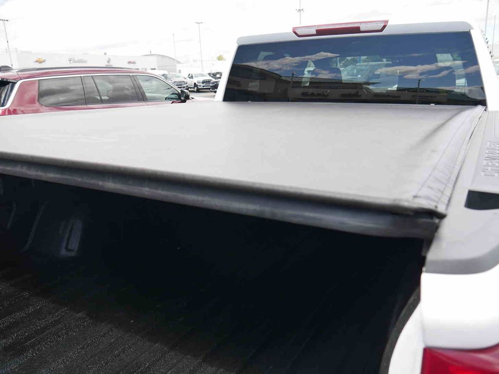 2023 Chevrolet Silverado 1500 RST photo 9