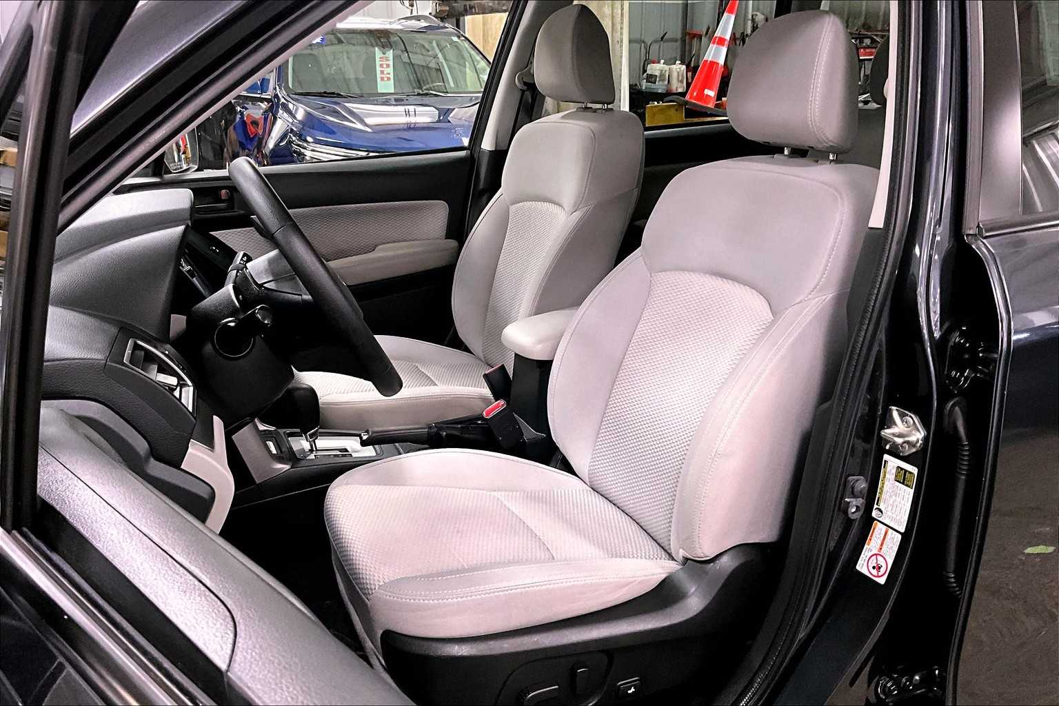 2018 Subaru Forester Premium photo 7
