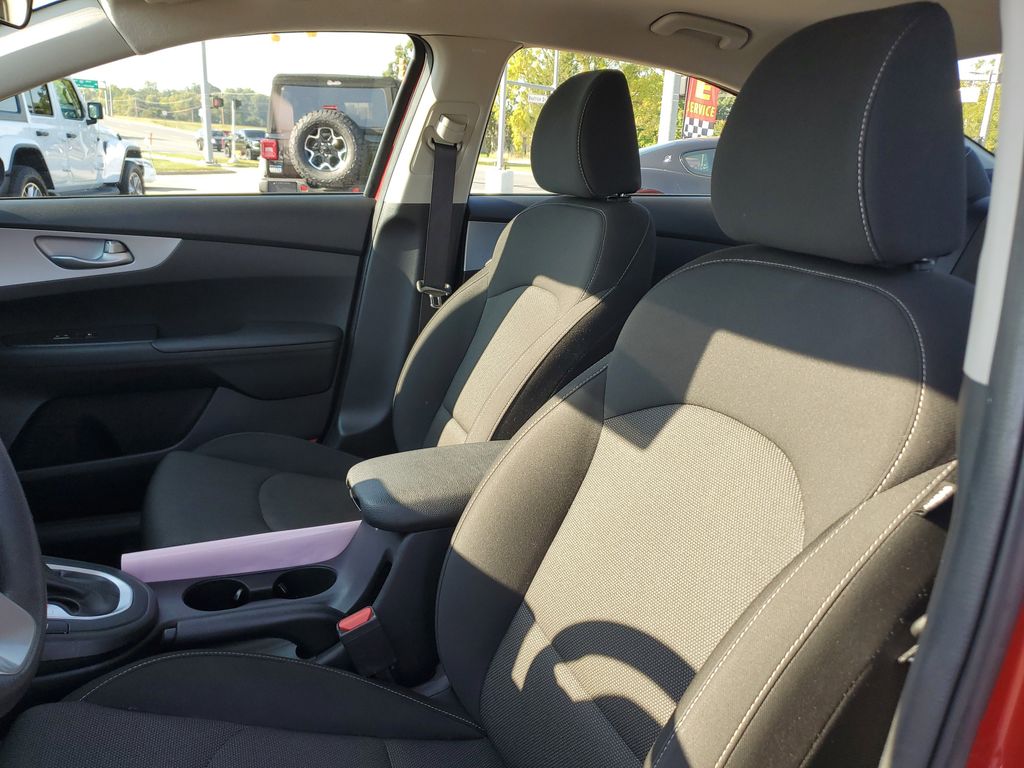 2023 Kia Forte LXS photo 12