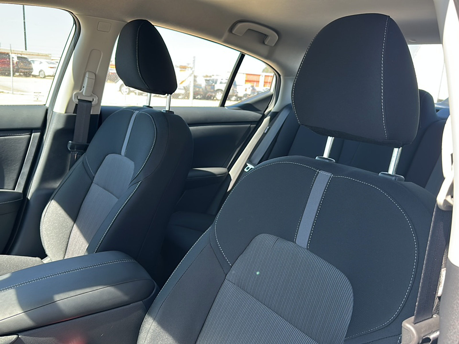 2025 Nissan Sentra SV photo 4