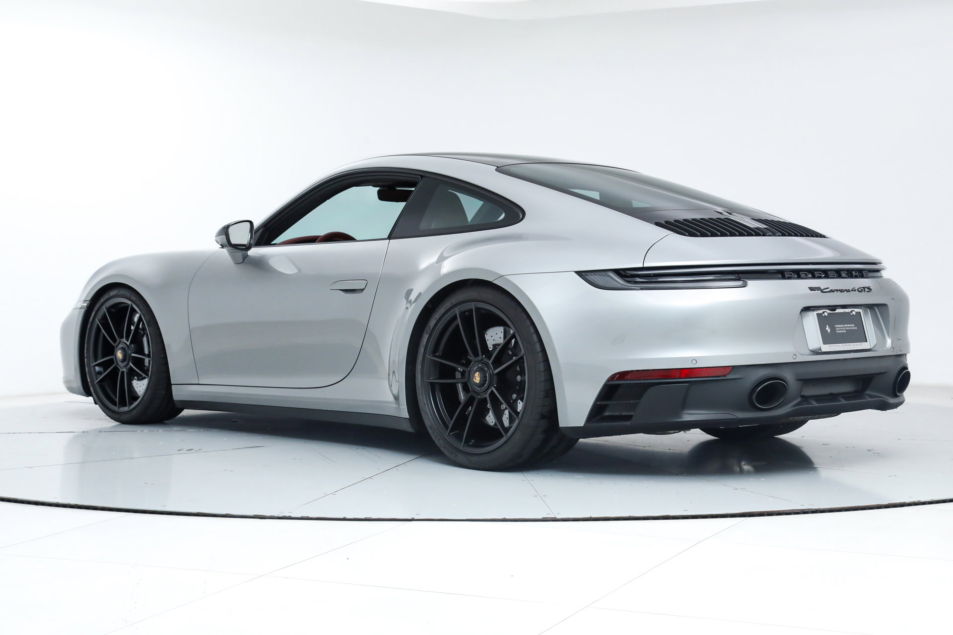 2023 Porsche 911 4 GTS Coupe photo 3