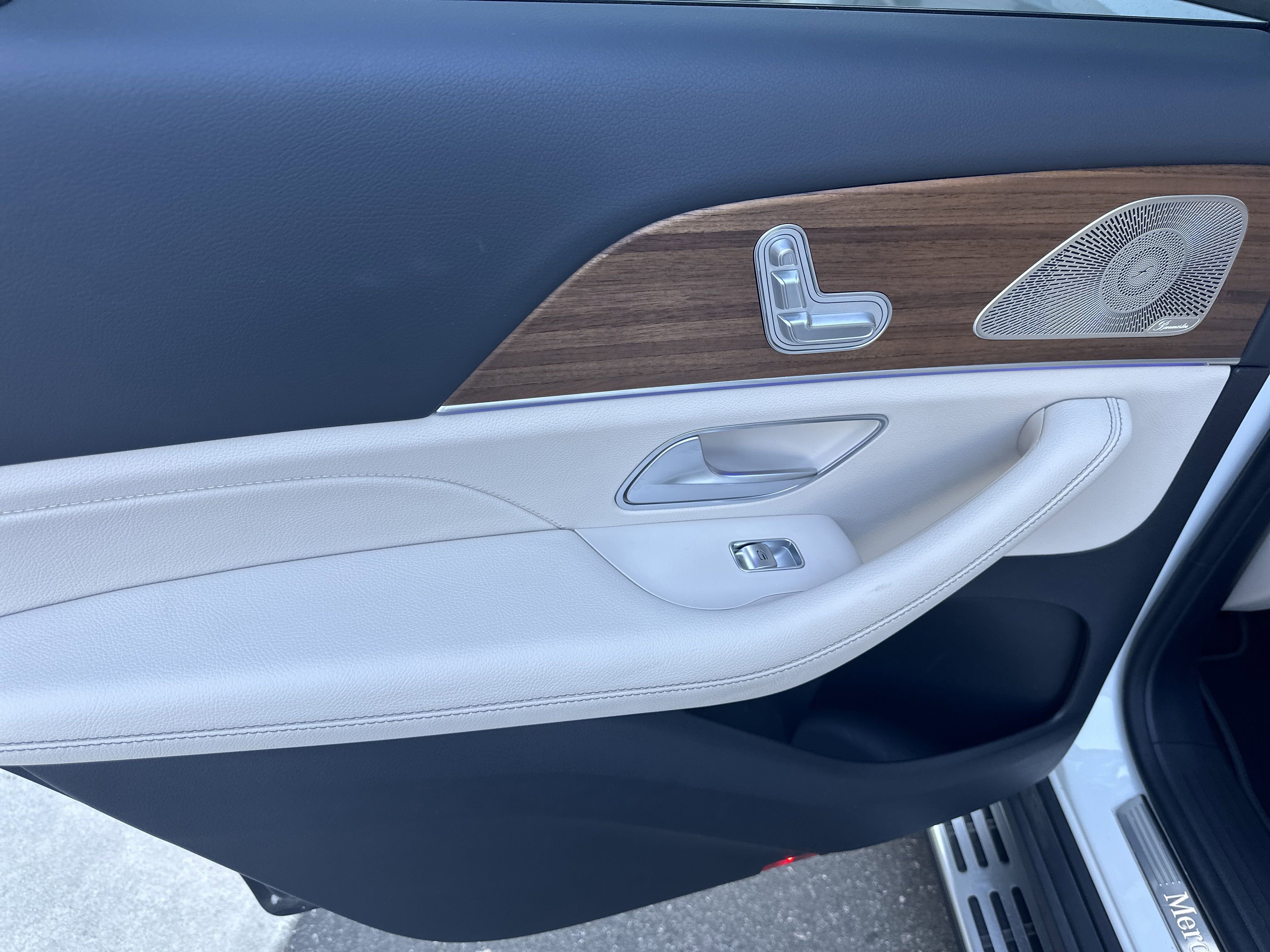2023 Mercedes Benz GLS 450 4MATIC photo 21