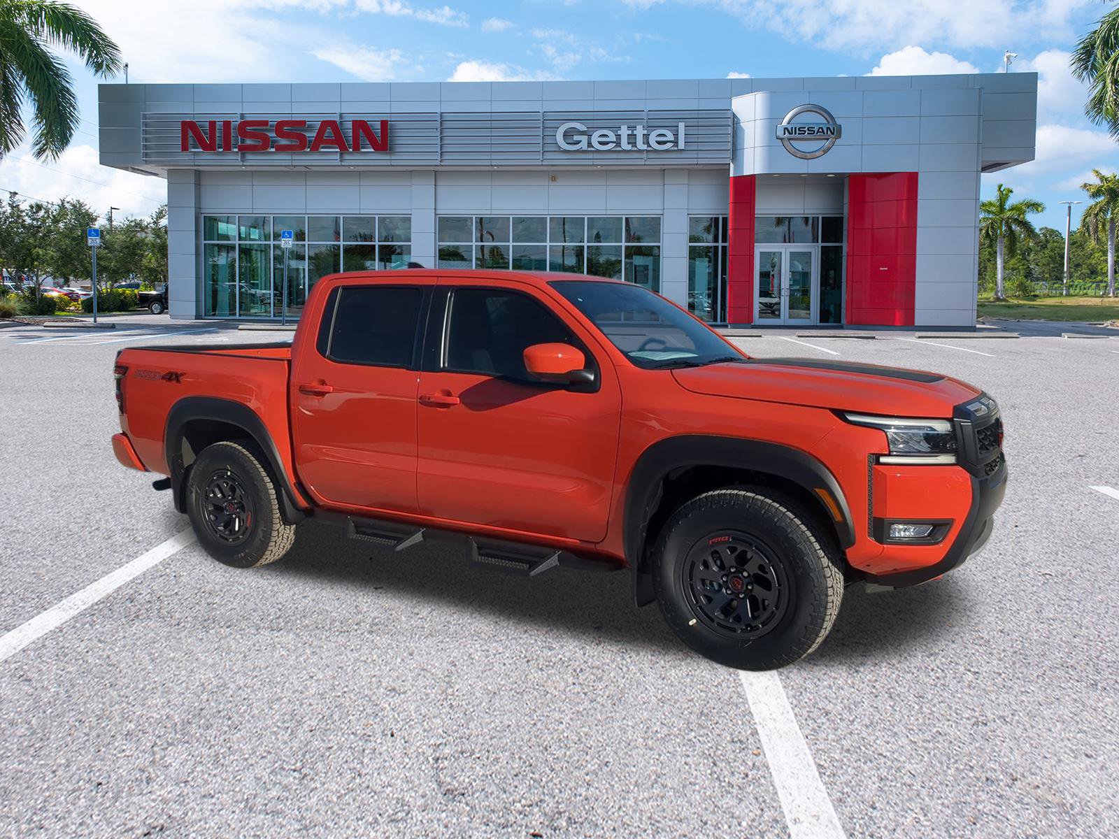 2025 Nissan Frontier PRO-4X photo 2