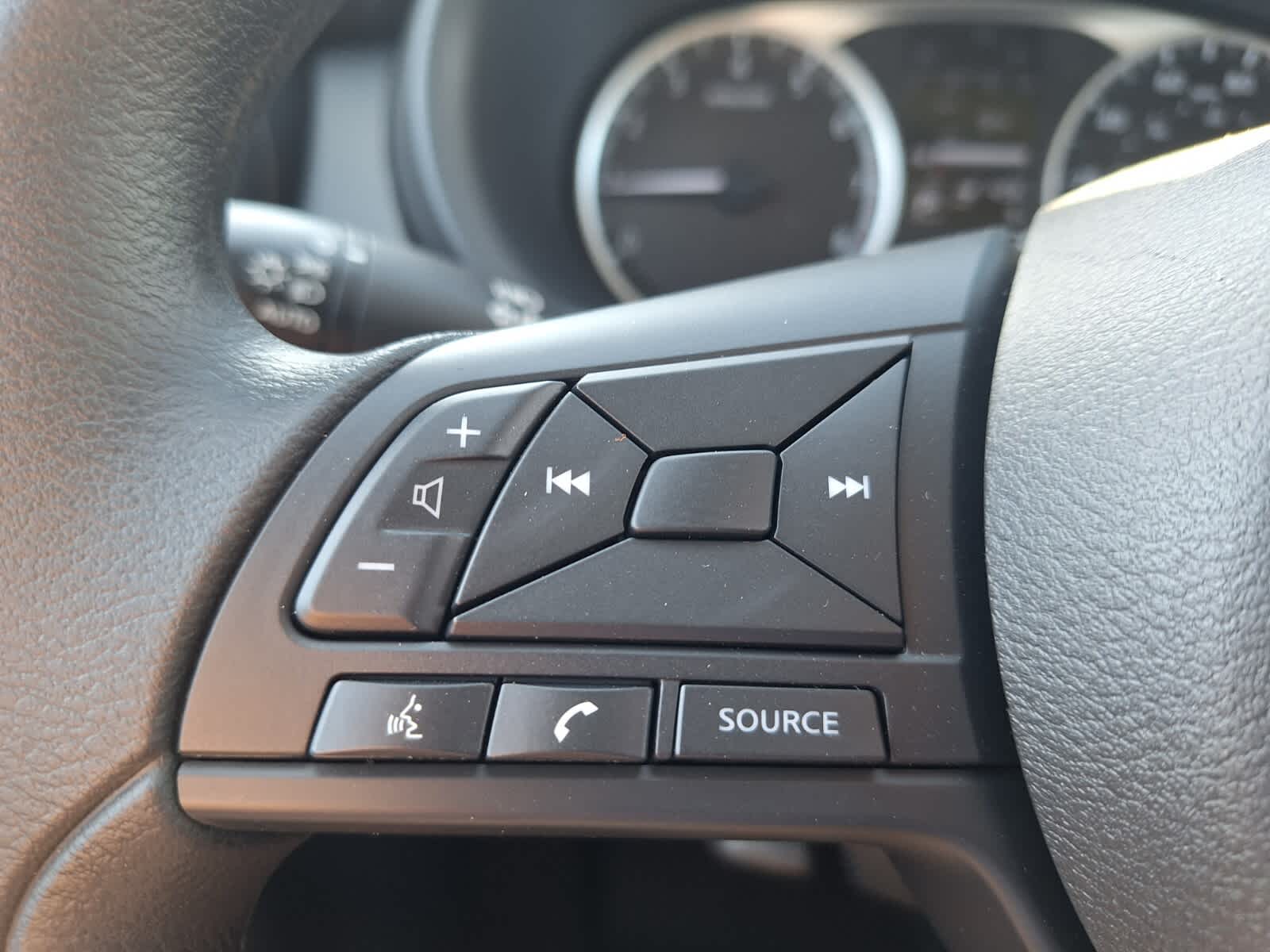 2025 Nissan Kicks Play S photo 13
