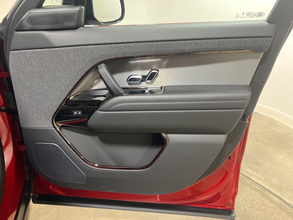 2025 Land Rover Range Rover Sport SE photo 22