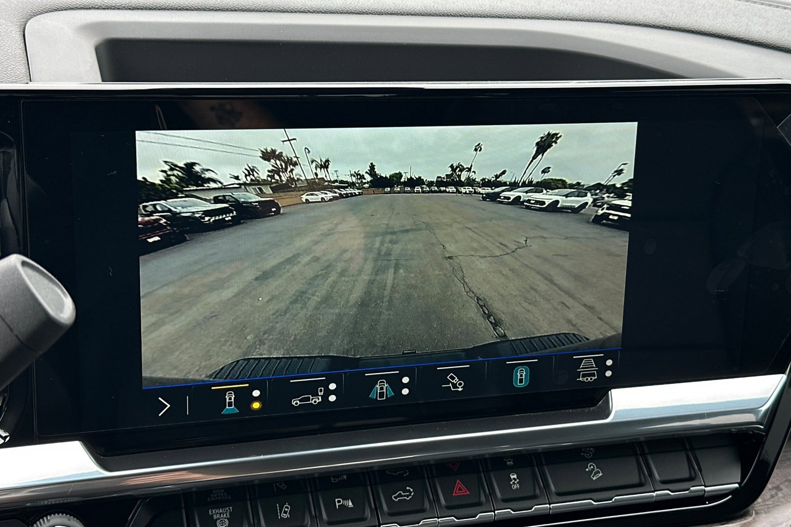 2025 Chevrolet Silverado LTZ photo 19