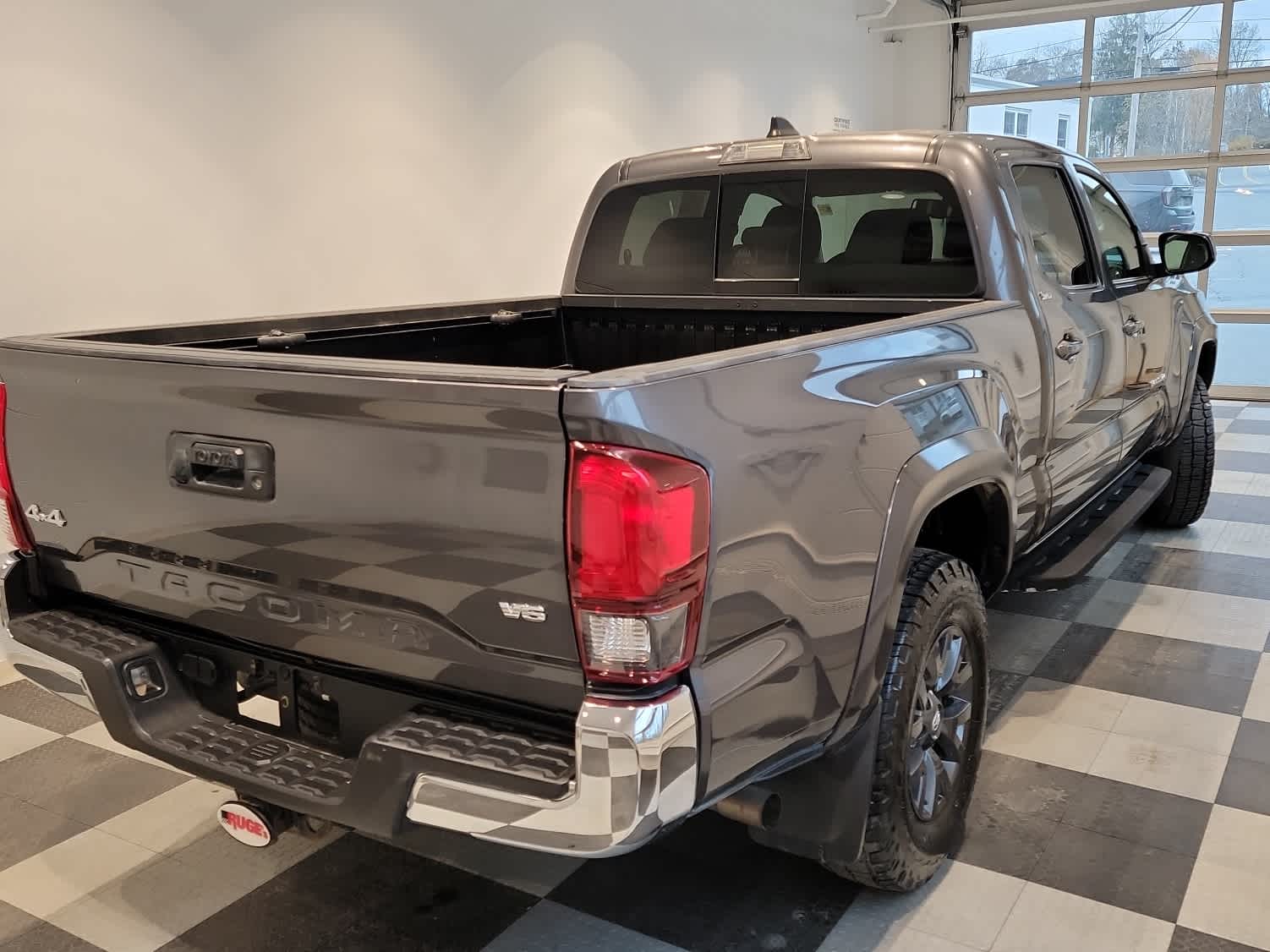 2022 Toyota Tacoma SR5 4x4 photo 4