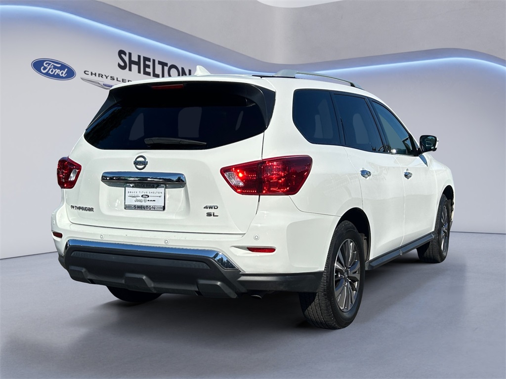 2019 Nissan Pathfinder SL photo 4