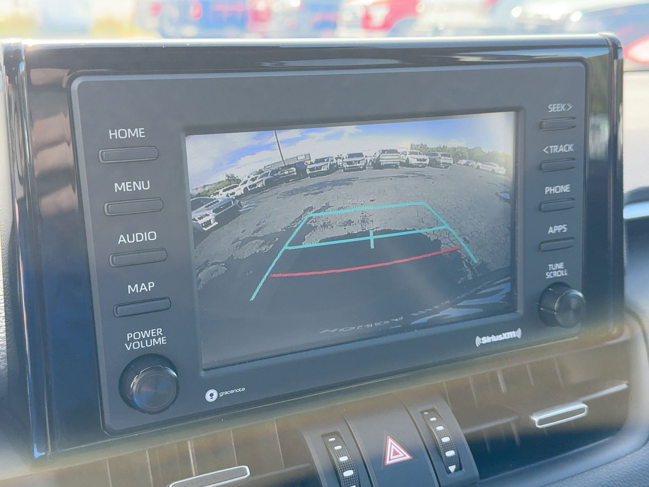 2022 Toyota RAV4 Hybrid XLE Premium photo 18