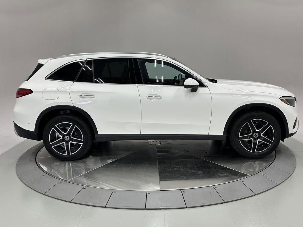 2026 Mercedes Benz GLC 300 photo 8