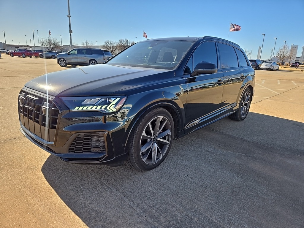 2023 Audi SQ7 Prestige's photo