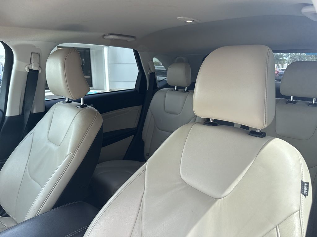 2022 Ford Edge Titanium photo 9