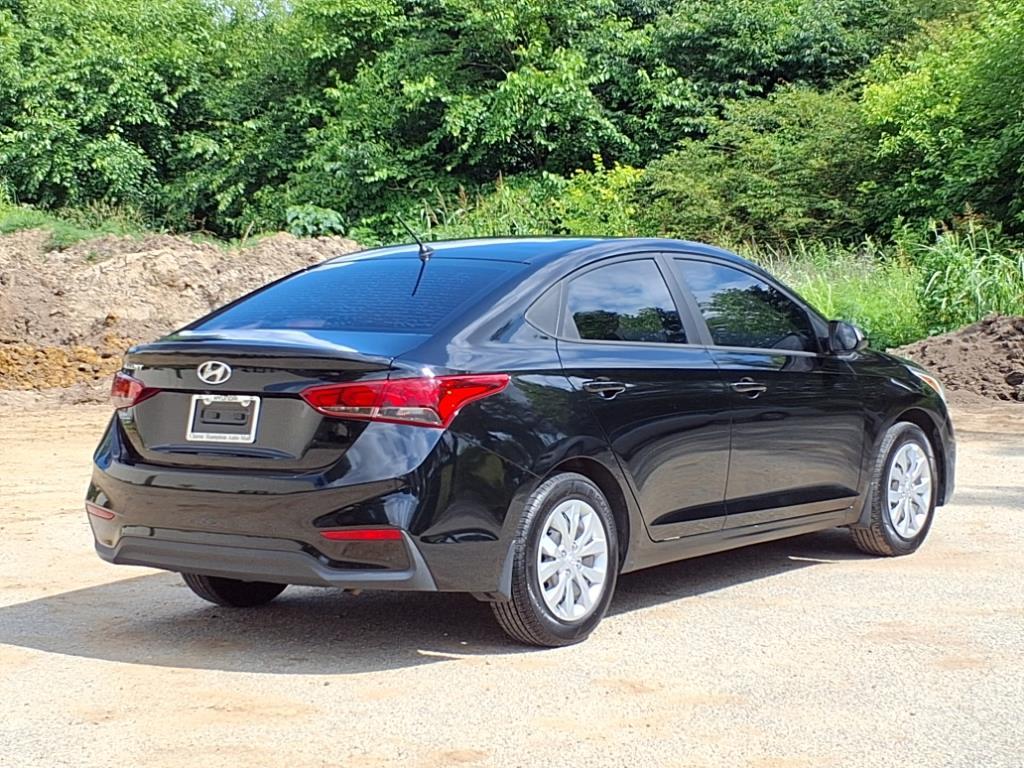 2020 Hyundai Accent SE photo 3