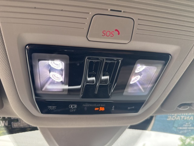 2025 Volkswagen Atlas SEL photo 18