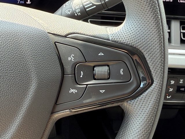 2025 Chevrolet Trax LT photo 23