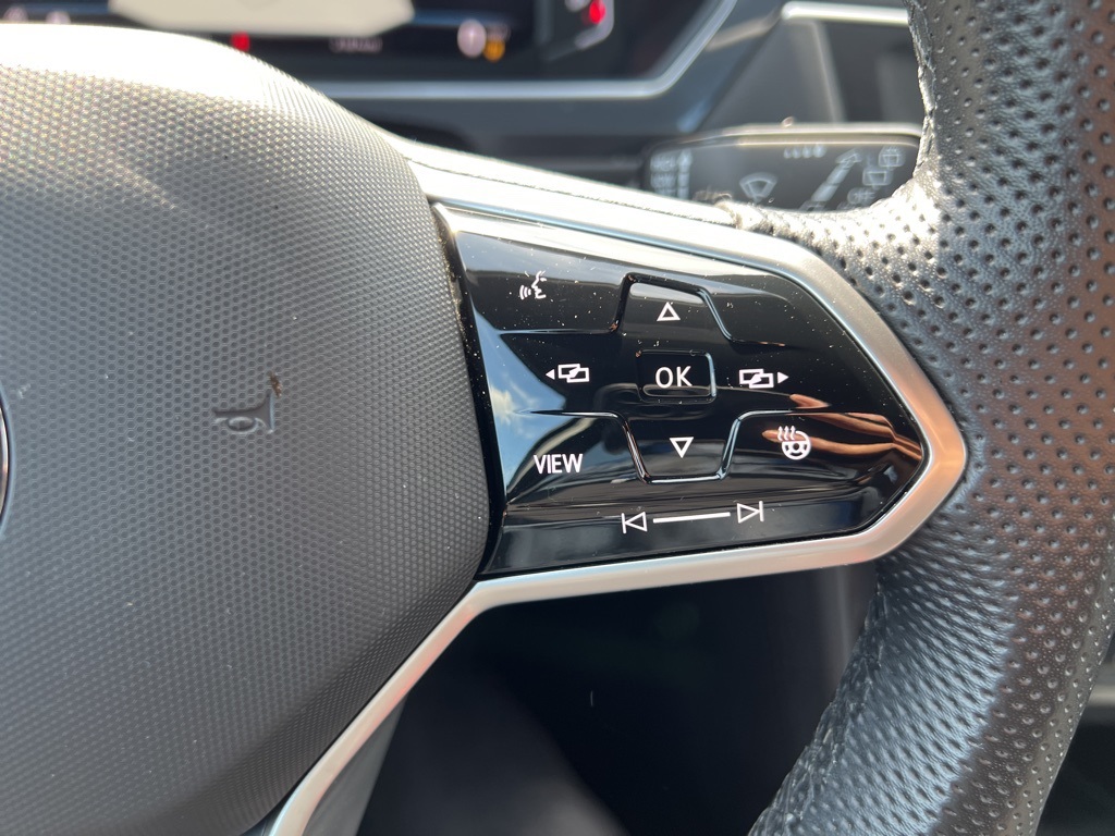 2022 Volkswagen Tiguan SEL Premium R-Line photo 23