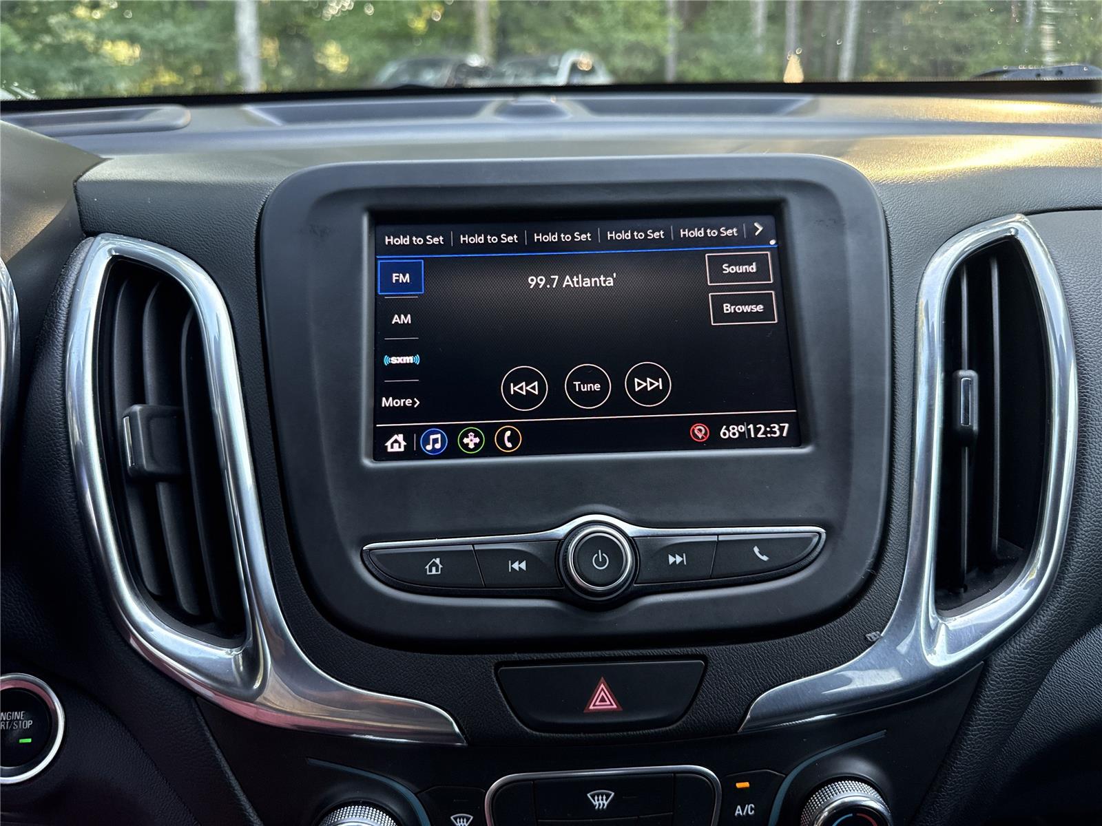 2020 Chevrolet Equinox LT photo 16