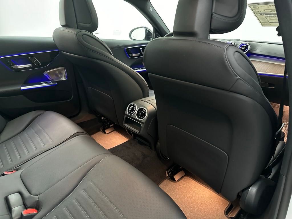 2025 Mercedes Benz C 300 photo 21