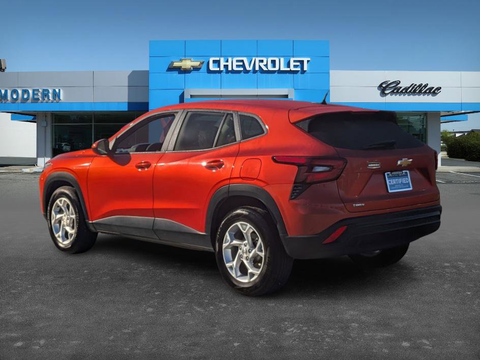 2024 Chevrolet Trax LS photo 3