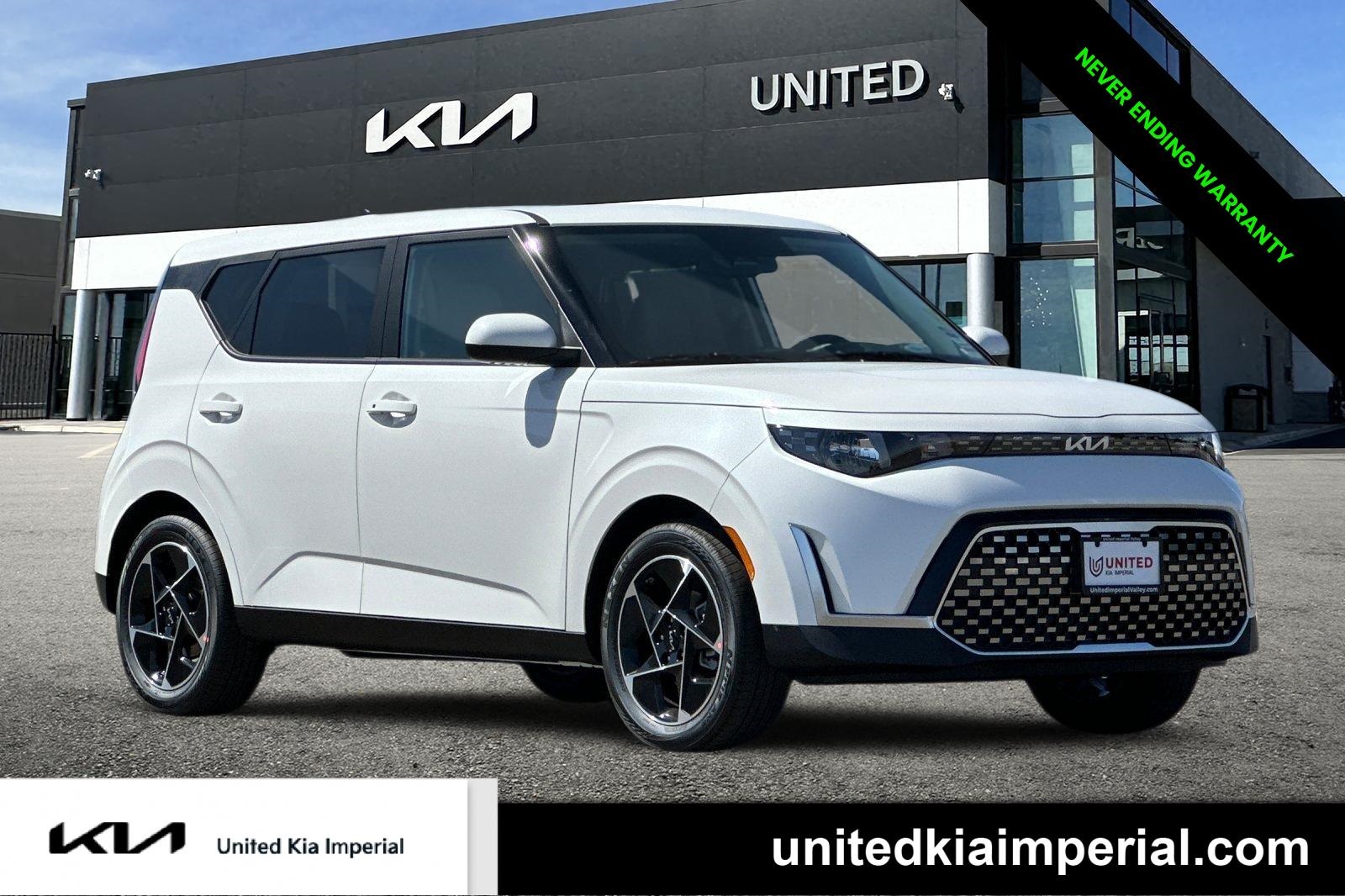 2025 Kia Soul EX's photo